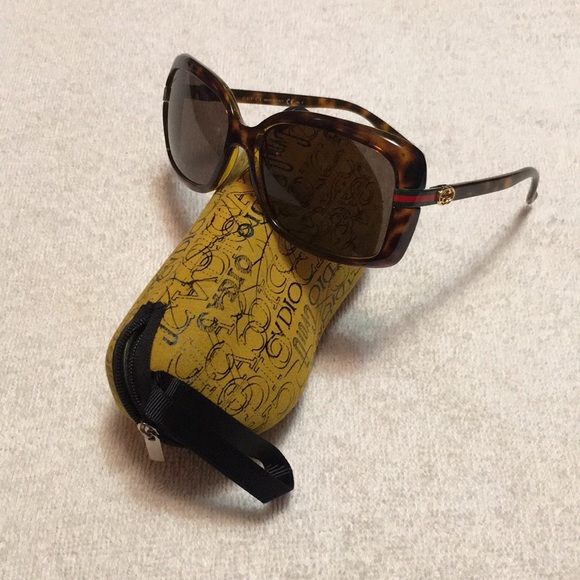 Authentic Gucci Women square shaped - Picture 2 of 8